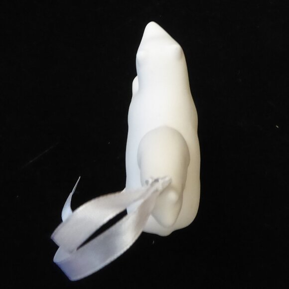 NEW 3.5” FINE WHITE PORCELAIN POLAR BEAR & CUB HOLIDAY CHRISTMAS ORNAMENT - Picture 7 of 11
